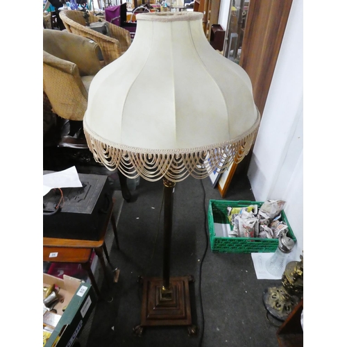 81 - A stunning antique brass telescopic lamp base with shade.