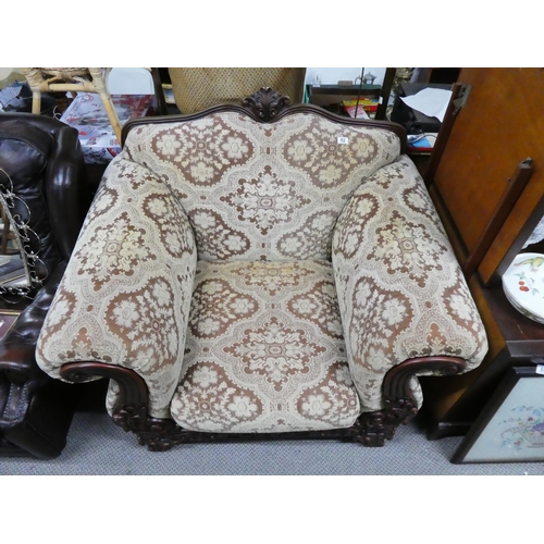 82 - A stunning large upholstered lounge chair, measuring 35