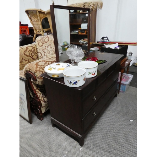 91 - A Stag dressing table and mirror for restoration, measuring 41