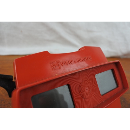 438 - A vintage Gaf View Master.