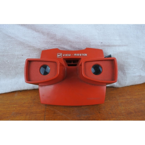 438 - A vintage Gaf View Master.