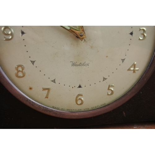 539 - A vintage Westclox mantle clock.