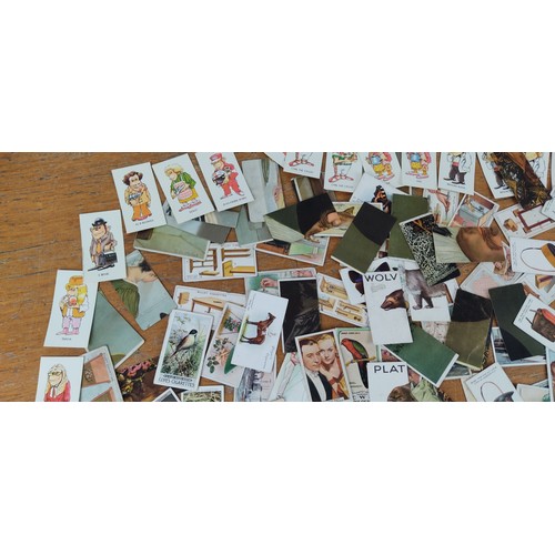 317 - A collection of vintage cigarette cards.