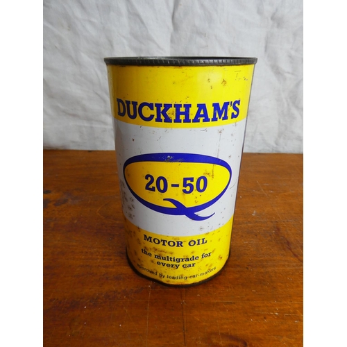 36 - A vintage Duckhams 1.13 litre motor oil can.