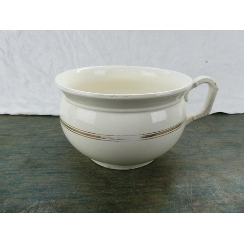 158 - A vintage chamber pot.