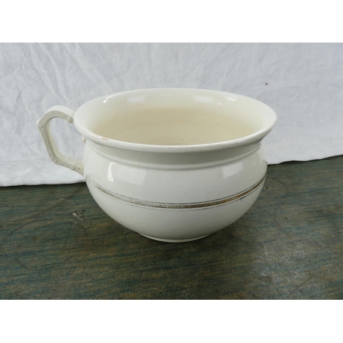 158 - A vintage chamber pot.