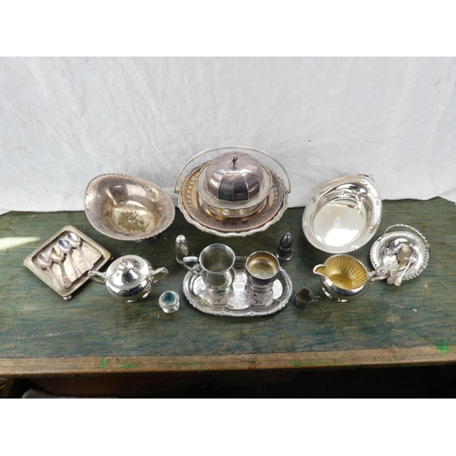 159 - A large lot of silver plate and EPNS ware.