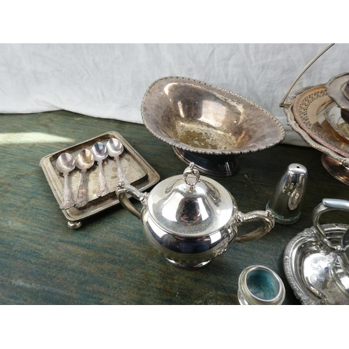 159 - A large lot of silver plate and EPNS ware.