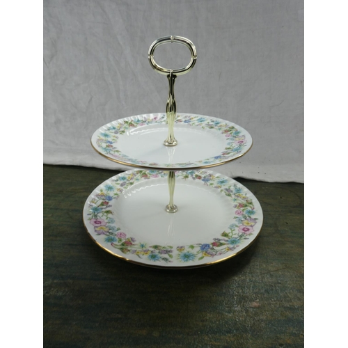 174 - An Aynsley cakestand.