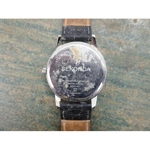 179 - A Sekonda gents wrist watch.