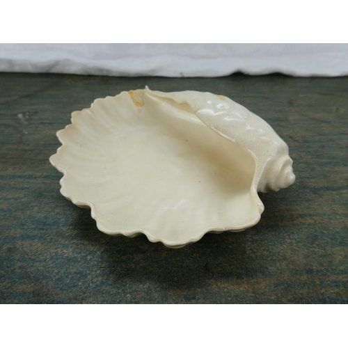 61 - An antique shell shaped dish RD No 293322.