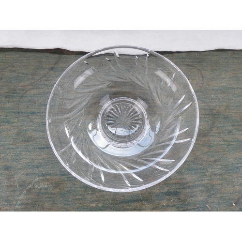 83 - A stunning Waterford crystal fruit bowl.