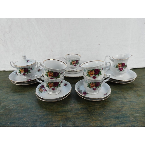 92 - A vintage Chodziez, Polish tea set.