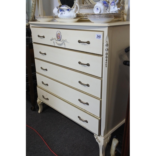 240 - A vintage chest of drawers.