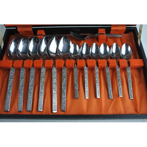 251 - A boxed vintage set of cutlery by Webber & Hill.