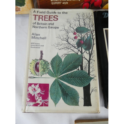 294 - A collection of gardening books.