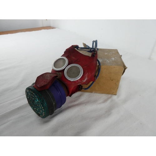 307 - A vintage childs 'Mickey Mouse' gas mask. (a/f)