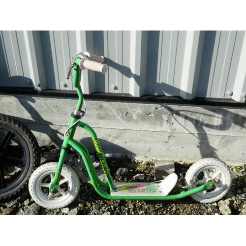 622 - A childs scooter.