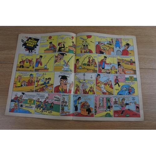 201 - A large collection of Beano comics and more.