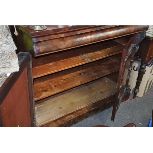 220 - A stunning antique mahogany sideboard with gallery mirror back.