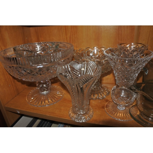 251 - A large lot of glassware.