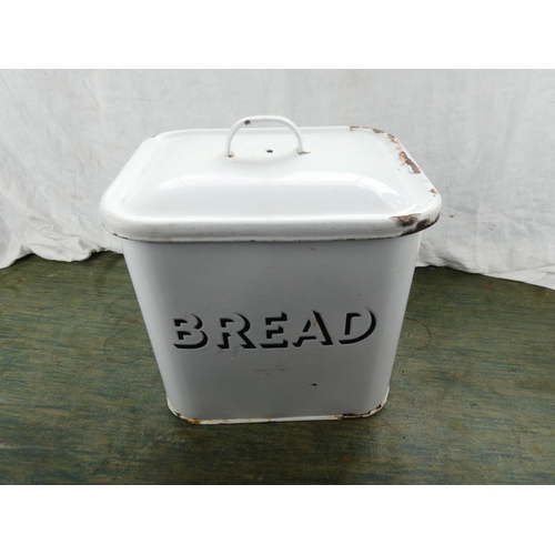 117 - A vintage enamel 'Bread' box.