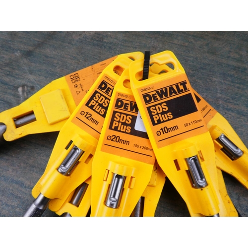 118 - A lot of Dewalt drill bits.