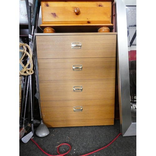 320 - A vintage chest of four drawers.