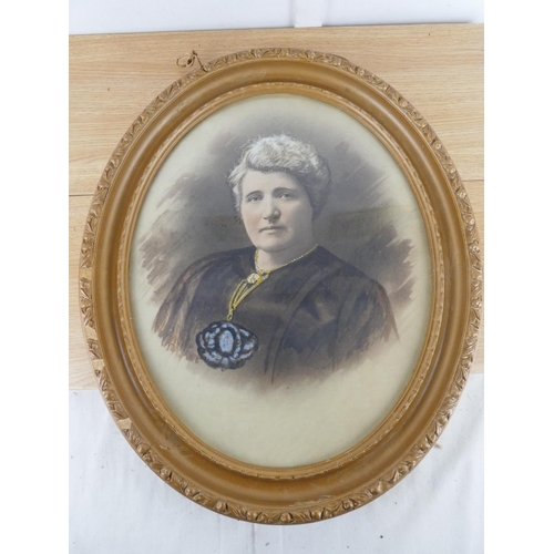 337 - An antique oval framed portrait painting.