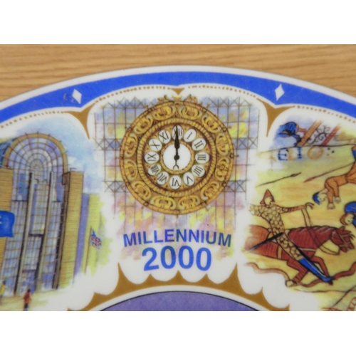 360 - A Royal Worcester Millennium 2000 wall plate.