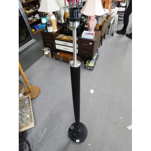 384 - A vintage style standard lamp base.