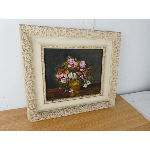 404 - An antique framed oil painting unsigned (painting measuring 12