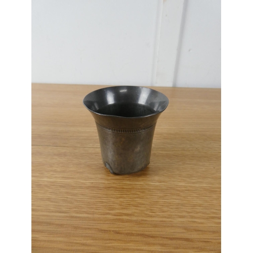 415 - A superb vintage pewter cup by German maker Just, number 497, measuring 7cm tall.