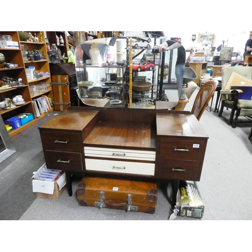 419 - A vintage dressing table and mirror.