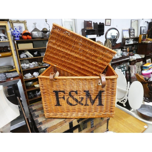 442 - A large Fortnum & Mason wicker basket (lid detached).