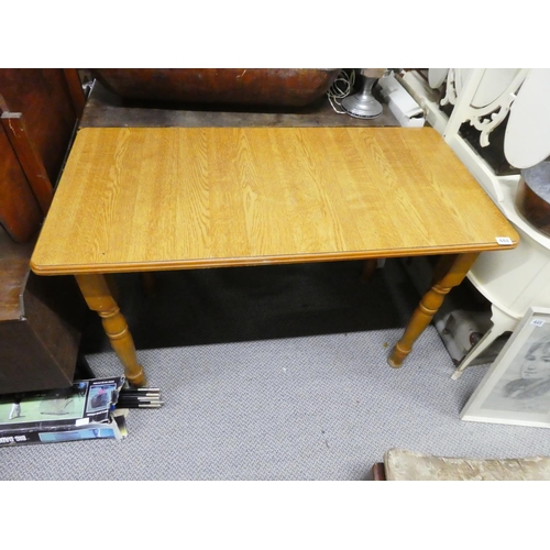 444 - A dining room table,