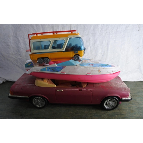 462 - A Barbie toy car and more.