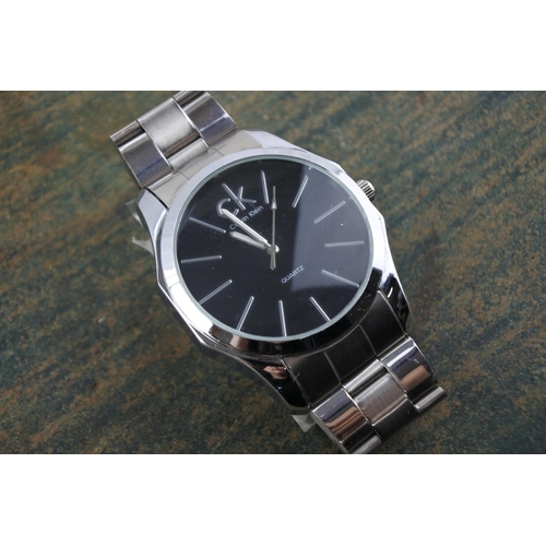 599 - 3 Gents fashion wristwatches.