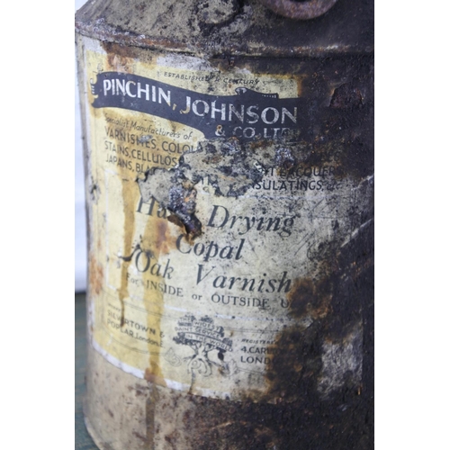 703 - A vintage Pinchin, Johnson 'Oak Varnish' oil can.