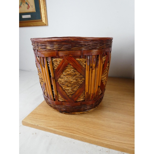 771 - A wooden bucket & vintage woven bin.