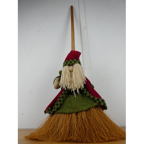 778 - An ornamental broom.