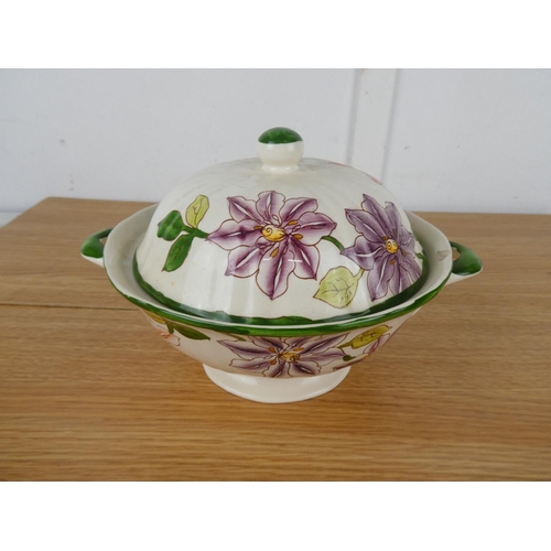 793 - A Mason's Ironstone 'Clematis' tureen a/f