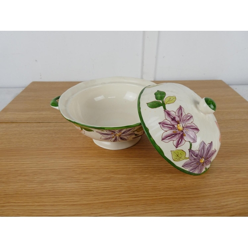 793 - A Mason's Ironstone 'Clematis' tureen a/f