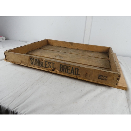 819 - A vintage wooden sunblest bread tray.