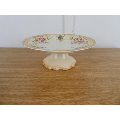 849 - A Crown 'Fielding' plate and more,