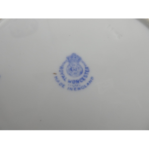 857 - A Royal Worcester 'Chinese Dragon' plate, jug and more.