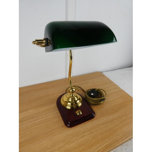 865 - A bankers table lamp.