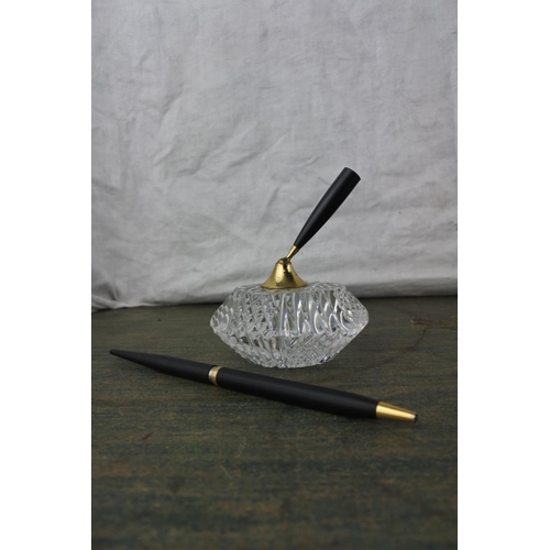 941 - A Tyrone crystal pen holder and pen.