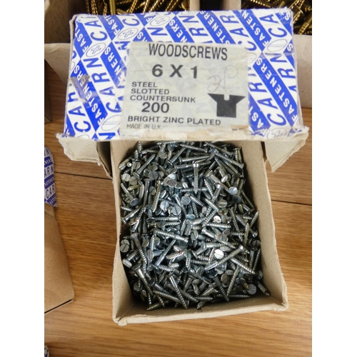 1013 - A lot of boxed nails.