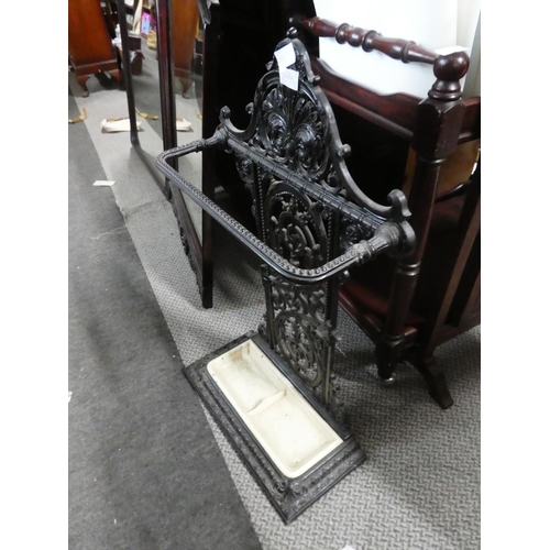 1021 - A stunning antique cast iron umbrella/stick stand.